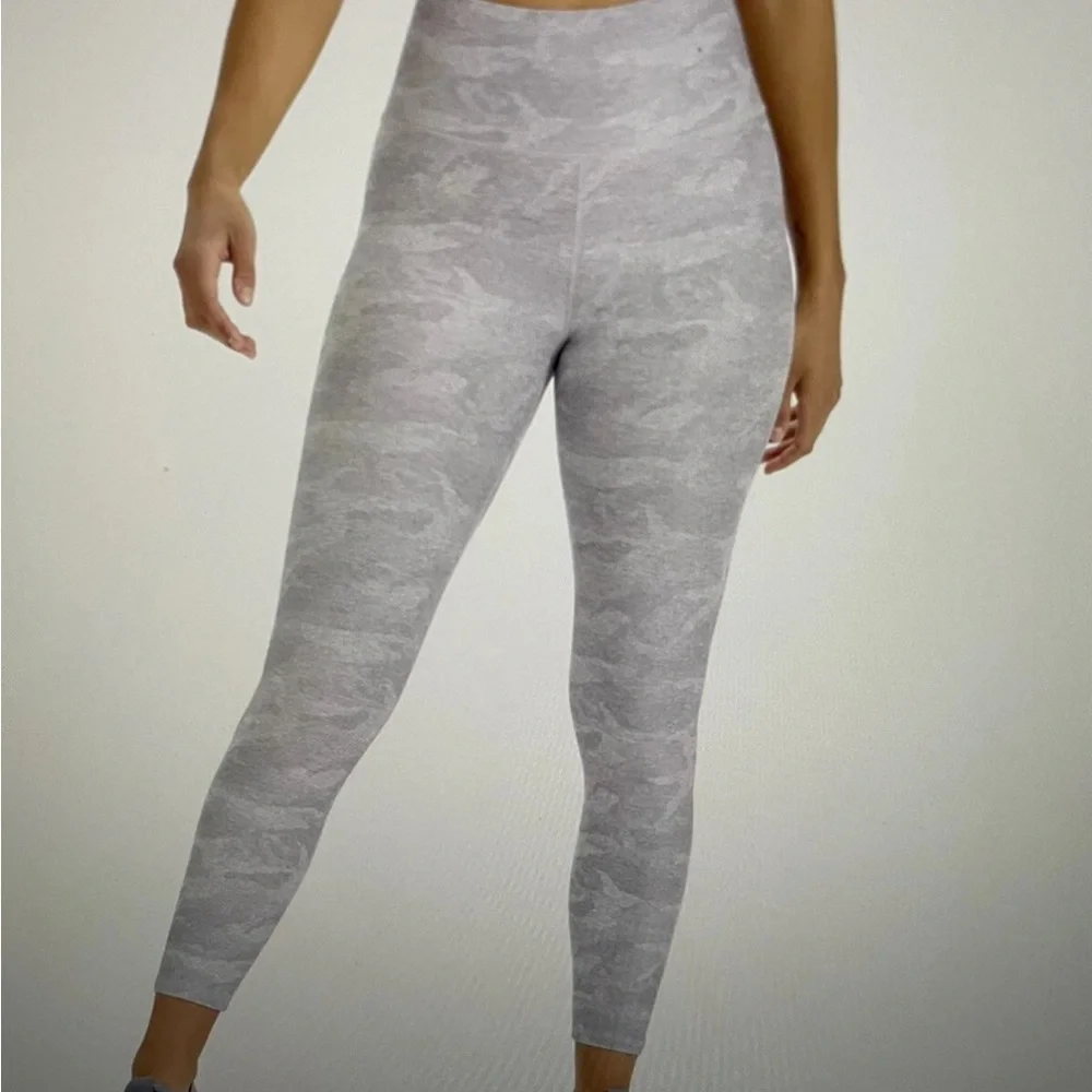 Vuori Womens Clean Rose Pink High Rise Elevation Legging 24” Gym Stretch -Size S - Picture 7 of 8